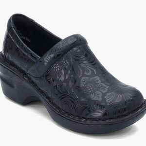 Born Concepts b.o.c. Women's Black Tooled Black Leather Clogs 6.5